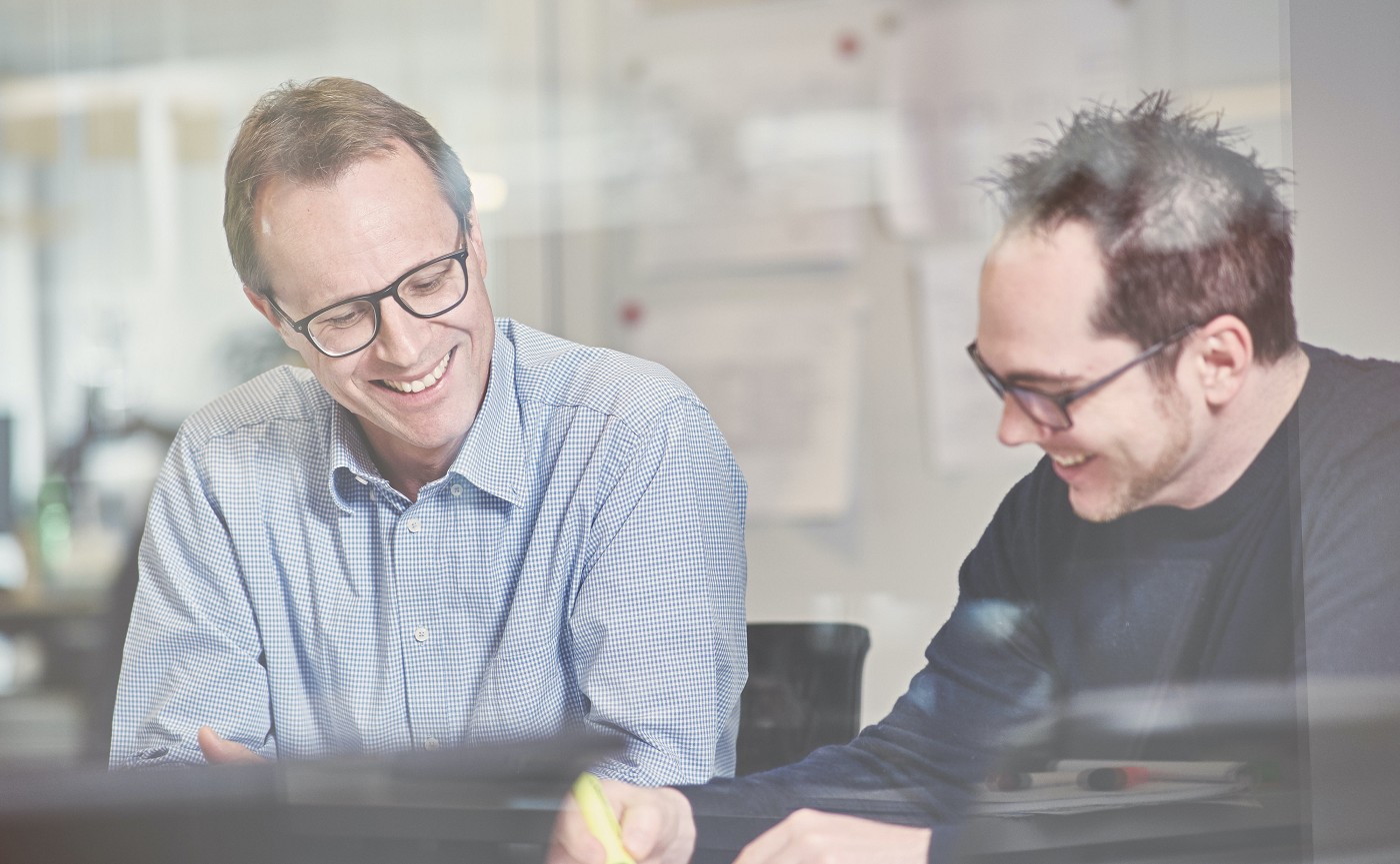 Menschen bei der Arbeit im Büro